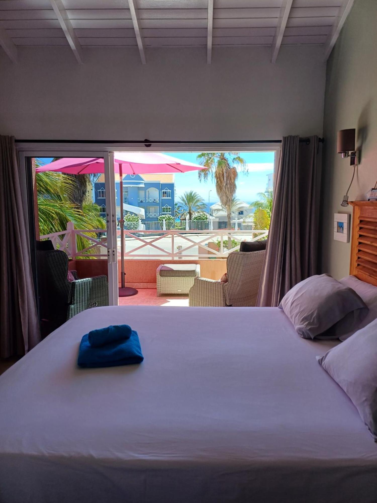 Caribbean Beach Resort Blenchi Curacao Willemstad Exterior foto